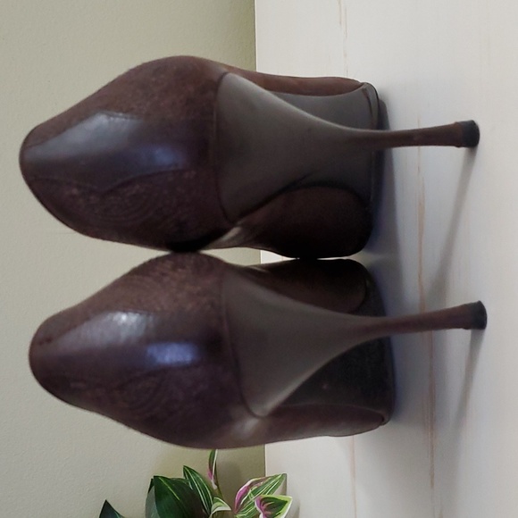 Prada | Vintage Brown Leather Embroidered Pumps Sz 37 - Picture 7 of 9